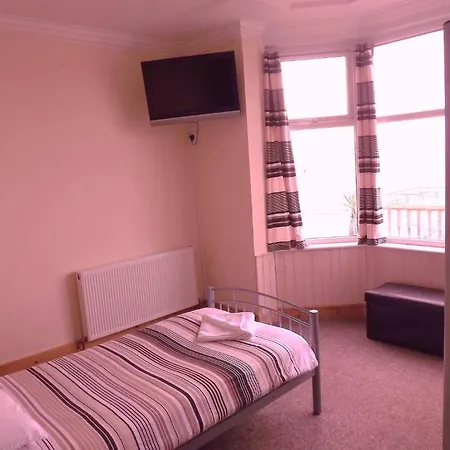 Surfside - Fistral Beach 2* New Quay